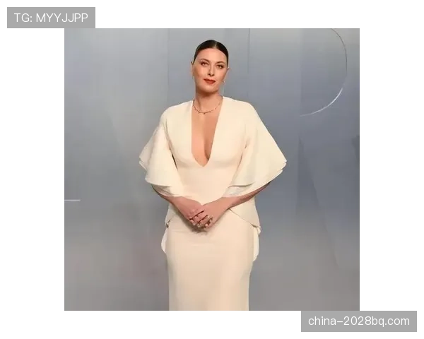 莎拉波娃机场拉个行李箱比我房租还贵是真敢花啊！