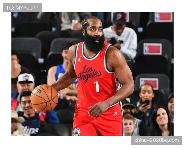 詹姆斯·哈登昨晚回家拎了几个包，银行短信比我工资还勤快